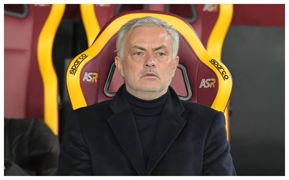 Jose Mourinho in the dugout while he was AS Roma manager