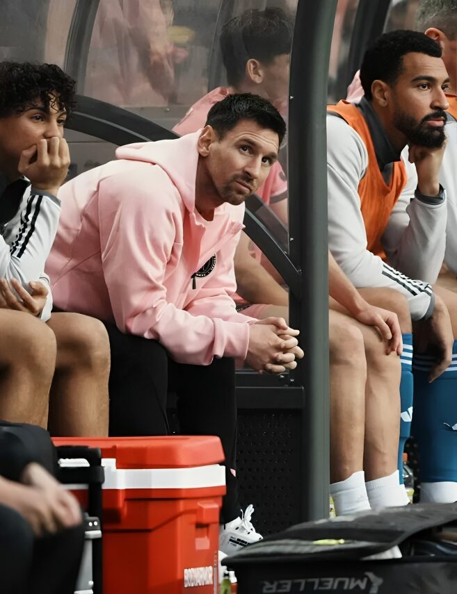 Lionel Messi on the bench Reuter