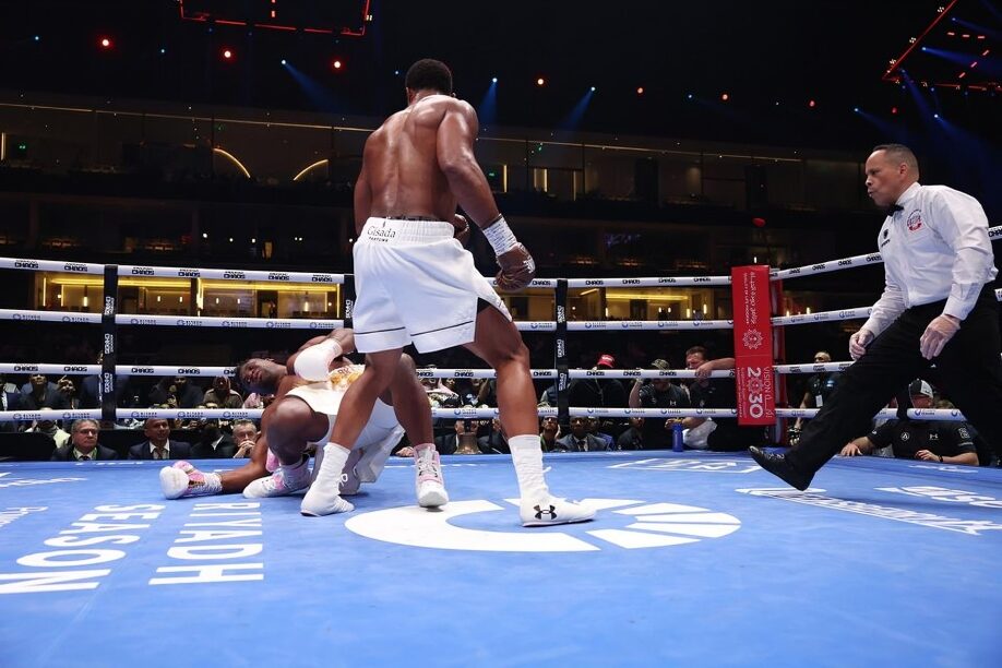 Anthony Joshua defeats Francis Ngannou in just six minutes. Photo Credit:X)