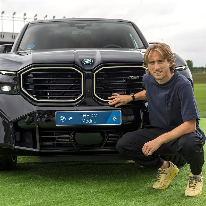 Luka Modric also opted for a black BMW XM