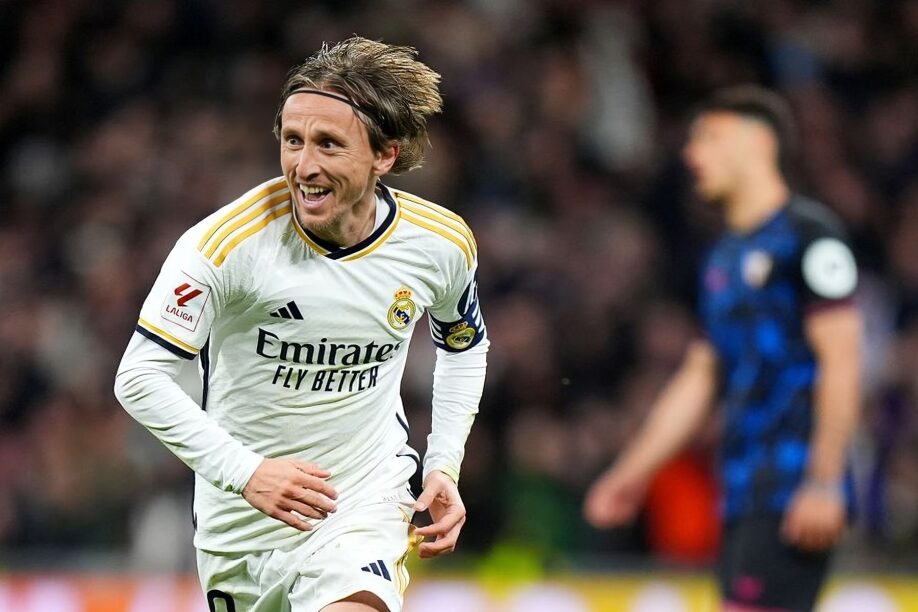 Luka Modric scores late goal against Sevilla for Real Madrid