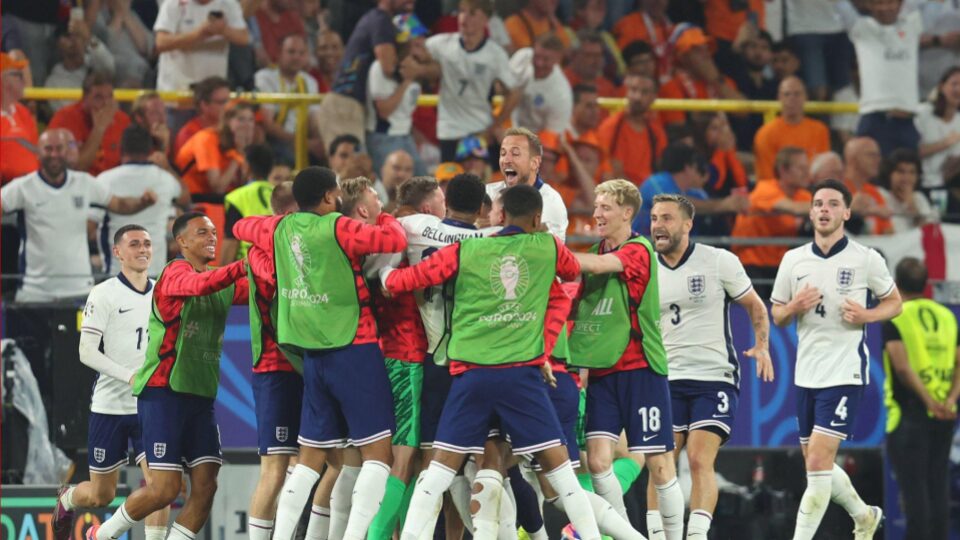 English players celebrate Ollie Watkins 90th minute winner against Netherlands