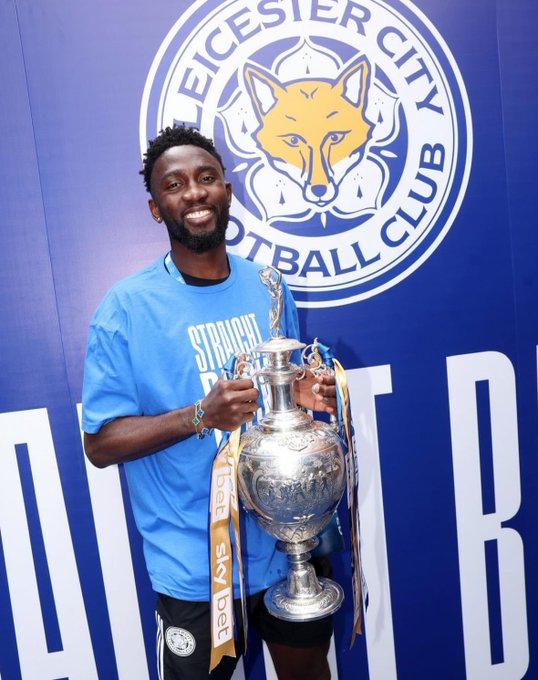 Wilfred Ndidi signs new deal
