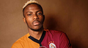 Victor Osimhen in a Galatasary shirt